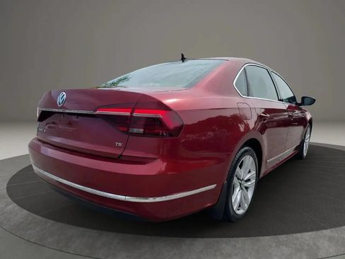Used 2017 Volkswagen Passat 1.8T SE FWD image 5