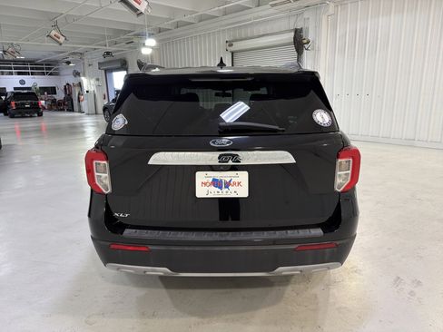Used 2020 Ford Explorer XLT w/ Equipment Group 202A image 4