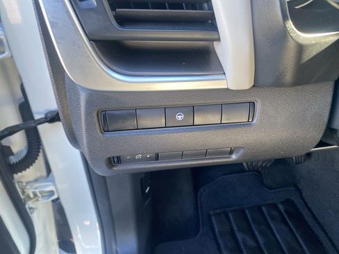 Used 2023 Nissan Rogue SV image 15