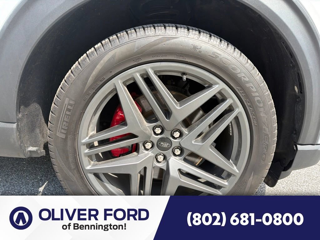 Used 2026 Ford Explorer ST-Line w/ ST-Line Street Pack AWD/4WD image 14