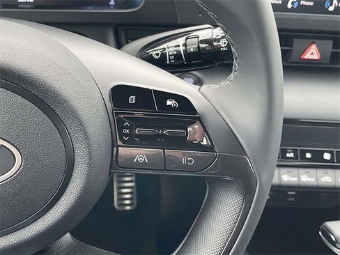 Certified 2025 Hyundai Elantra Sport image 19