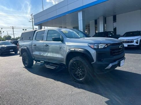 Used 2023 Chevrolet Colorado Trail Boss w/ Advanced Trailering Package AWD/4WD image 2