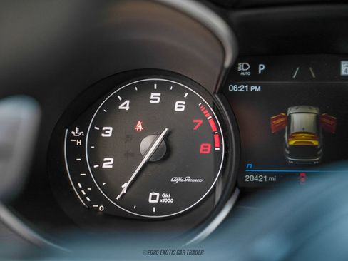 Used 2020 Alfa Romeo Stelvio Quadrifoglio image 29