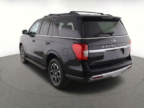Used 2024 Ford Expedition Max XLT AWD/4WD image 3