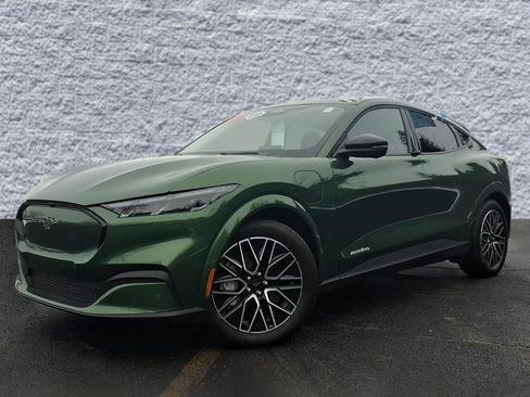 Certified 2025 Ford Mustang Mach-E Premium image 3