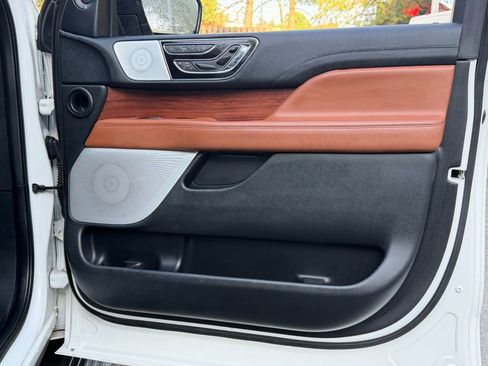 Used 2020 Lincoln Navigator Reserve w/ Luxury Package AWD/4WD image 10