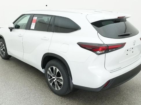 New 2026 Toyota Highlander XLE image 5