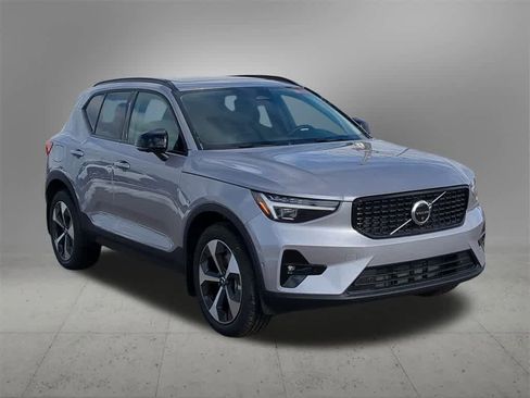 New 2026 Volvo XC40 B5 Plus w/ Protection Package Premier image 8