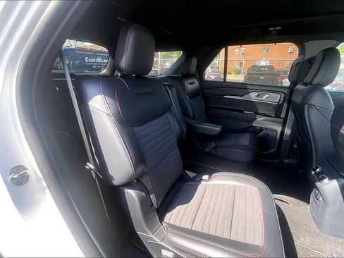 Used 2025 Ford Explorer ST-Line w/ Premium Package AWD/4WD image 26