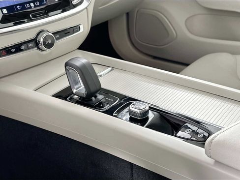 Used 2025 Volvo S60 B5 Core w/ Climate Package image 16