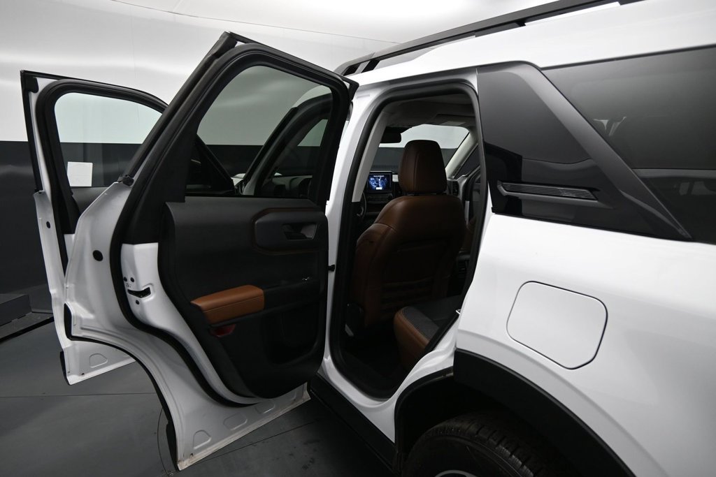 Certified 2023 Ford Bronco Sport Outer Banks w/ Tech Package AWD/4WD image 18