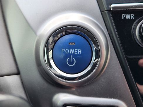 Used 2015 Toyota Prius V Five image 23