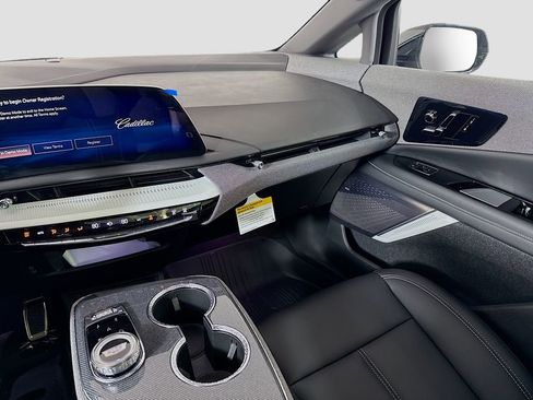 New 2026 Cadillac Optiq Luxury 1 w/ LPO, Floor Liner Package AWD/4WD image 25