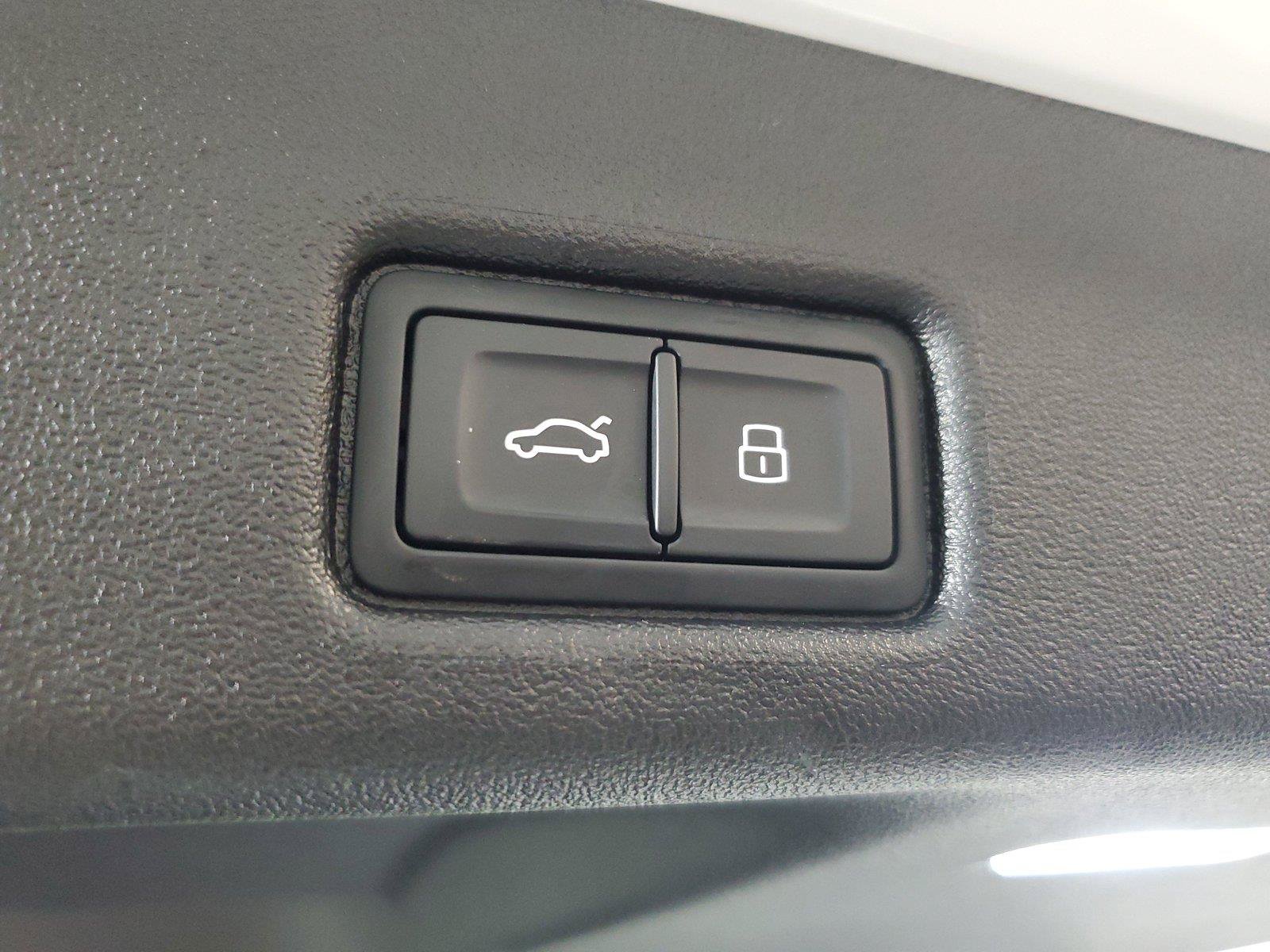 Used 2025 Audi Q5 Premium w/ Convenience Package AWD/4WD image 10