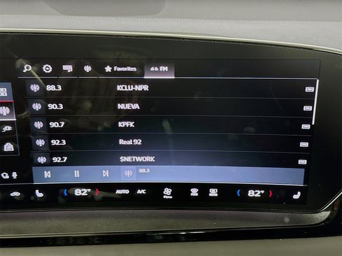 Certified 2025 Audi Q6 e-tron Premium w/ Convenience Package image 14