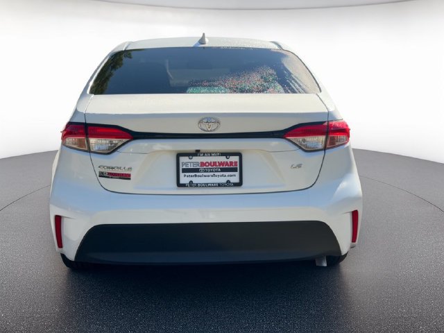 Used 2025 Toyota Corolla LE FWD image 5