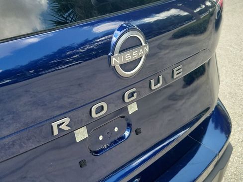 Used 2025 Nissan Rogue SV FWD image 6