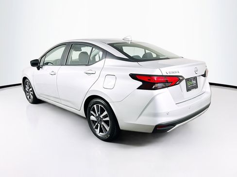 Used 2023 Nissan Versa SV image 5