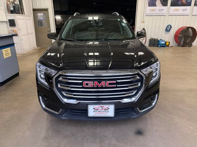 Used 2024 GMC Terrain SLT AWD/4WD image 3
