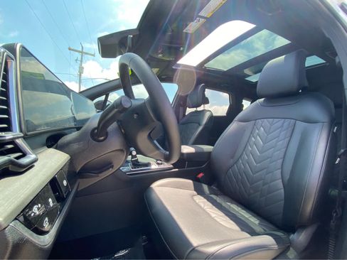 Used 2025 Kia Sportage X-Line w/ Premium Package AWD/4WD image 20