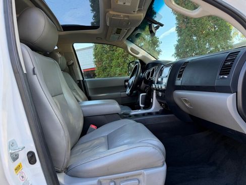 Used 2017 Toyota Sequoia Limited image 15
