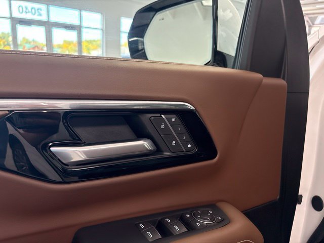 Used 2025 Chevrolet Tahoe High Country w/ Sun And Tow Package AWD/4WD image 18
