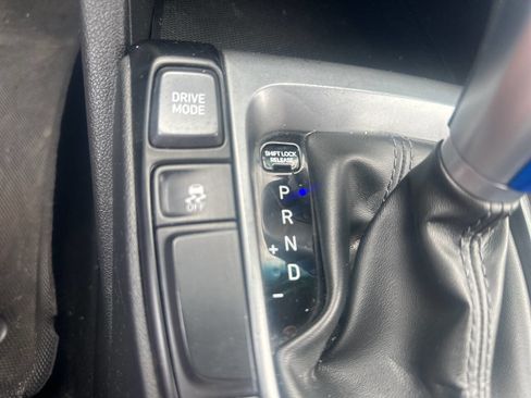 Used 2019 Hyundai Veloster 2.0 image 27