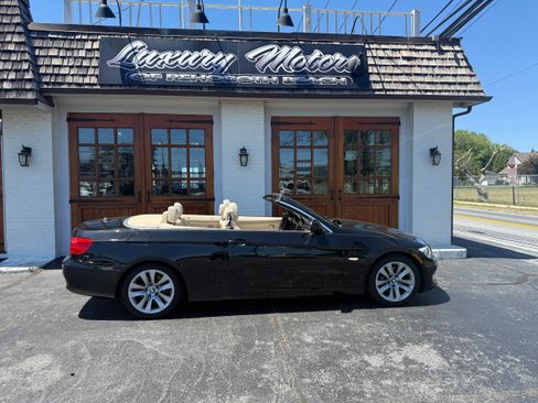 Used 2013 BMW 328i Convertible RWD image 18