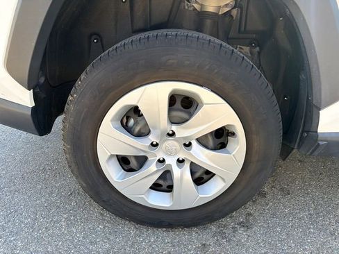 Used 2023 Toyota RAV4 LE image 17