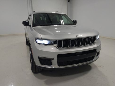 Used 2021 Jeep Grand Cherokee L Limited AWD/4WD image 14