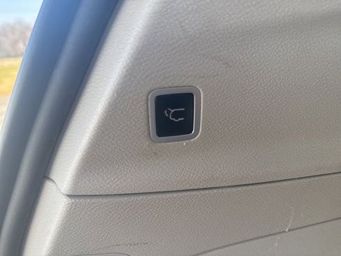 Used 2018 Chrysler Pacifica Touring Plus w/ Tire & Wheel Group image 11