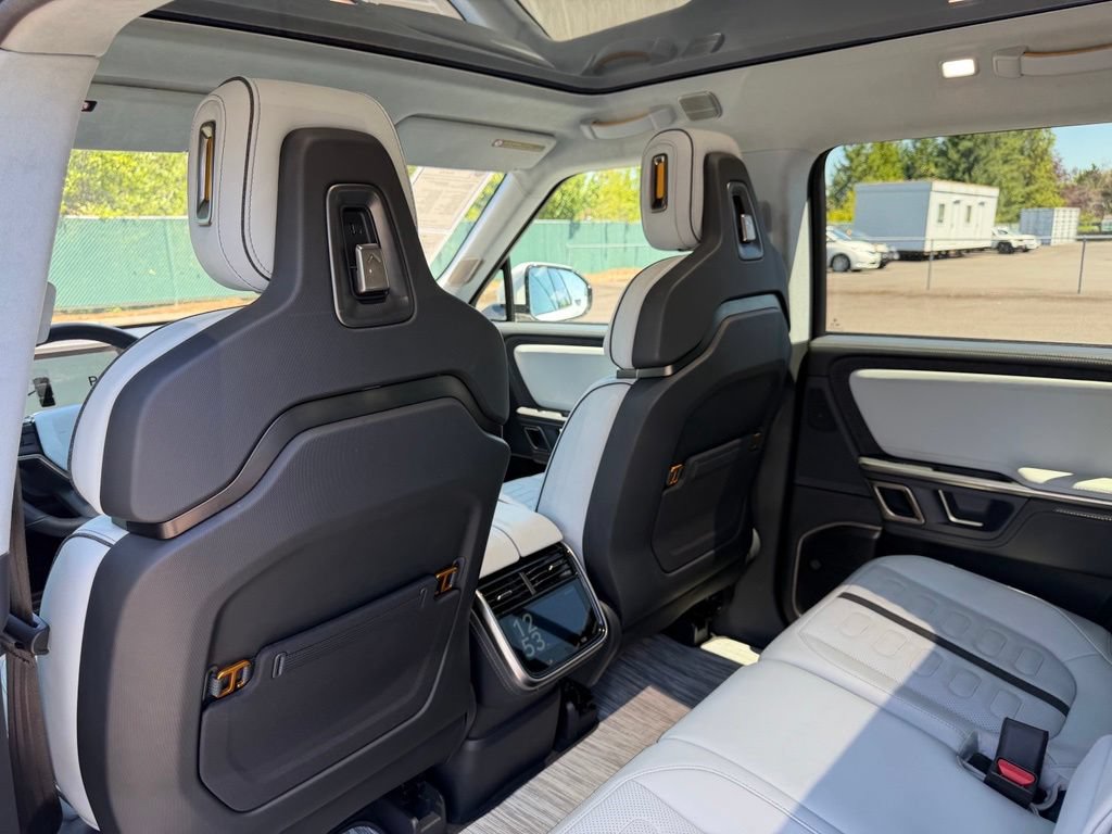 Used 2024 Rivian R1S Adventure Dual AWD/4WD image 30