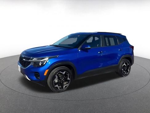 Used 2025 Kia Seltos S image 8