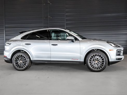 Certified 2023 Porsche Cayenne Coupe image 11