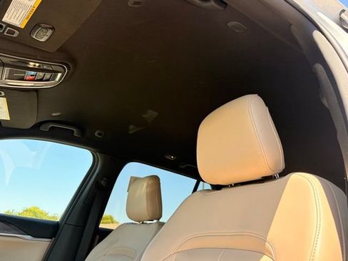 Used 2024 Jeep Grand Cherokee Limited RWD image 11
