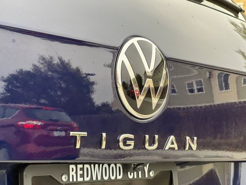 Used 2022 Volkswagen Tiguan SEL R-Line image 28