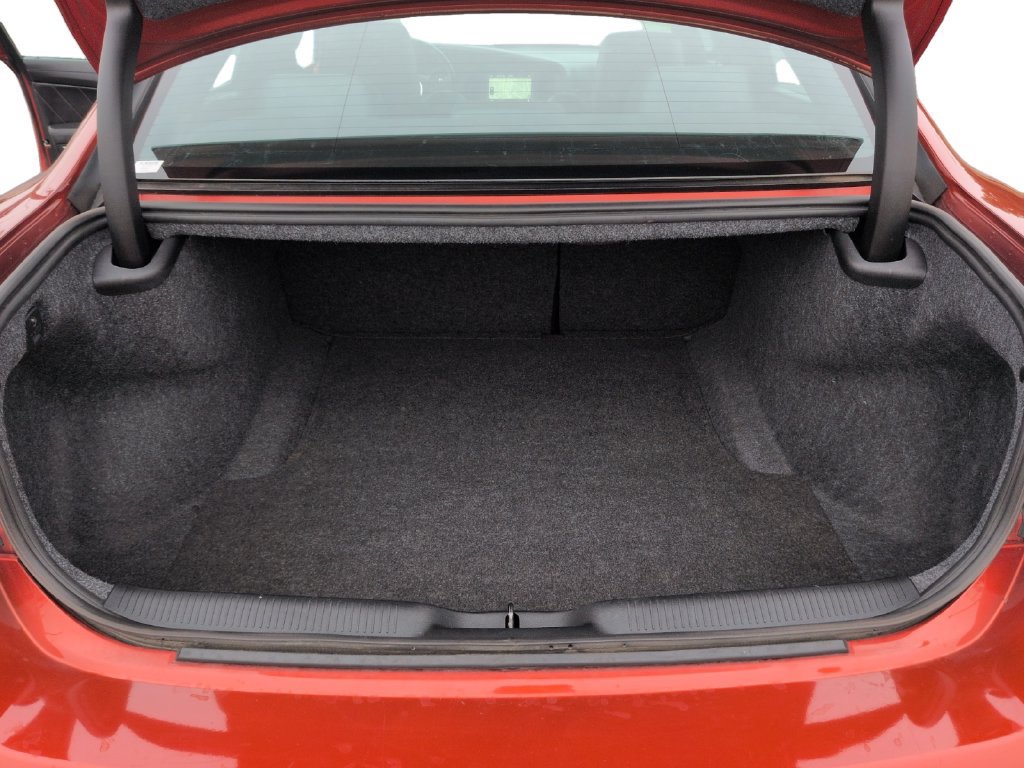 Used 2023 Dodge Charger R/T w/ Plus Group RWD image 25