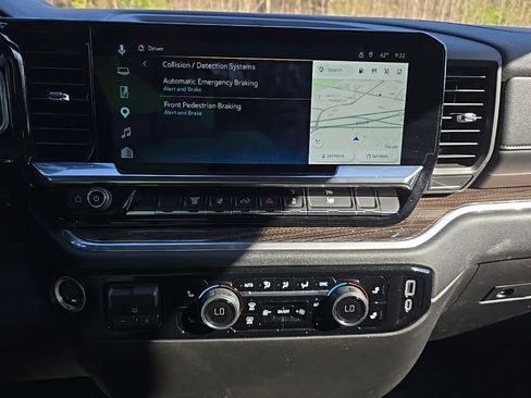 Used 2025 Chevrolet Silverado 2500 LT w/ Convenience Package image 23