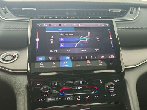 New 2025 Jeep Grand Cherokee L Limited image 11