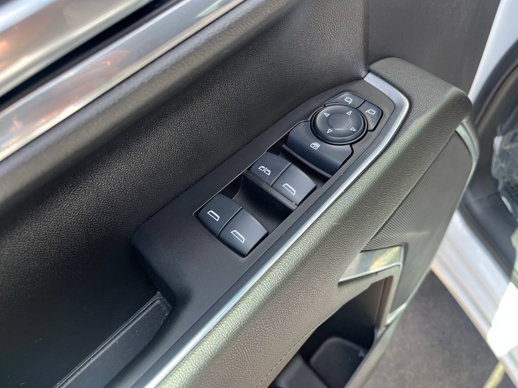 New 2025 Chevrolet Silverado 1500 LT AWD/4WD image 11