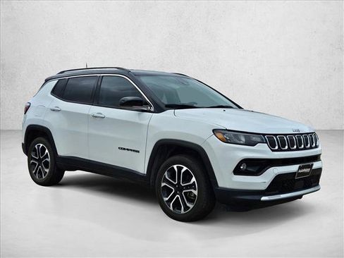 Used 2022 Jeep Compass Limited AWD/4WD image 3