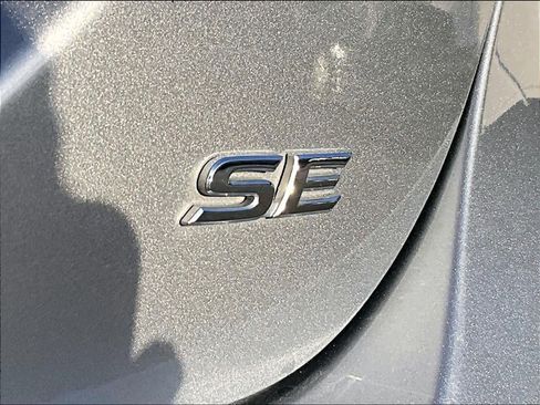 Used 2024 Toyota Camry SE image 28