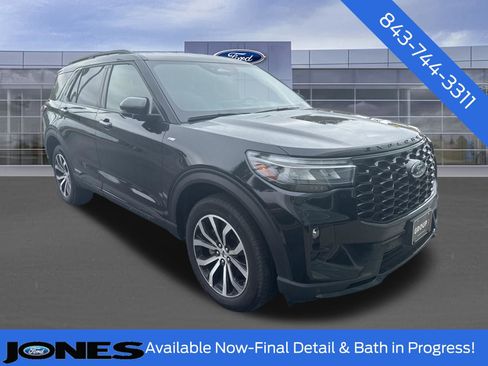 Used 2025 Ford Explorer ST-Line image 1