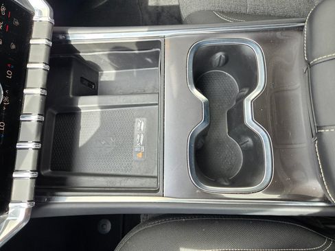 Used 2025 GMC Acadia Elevation FWD image 27