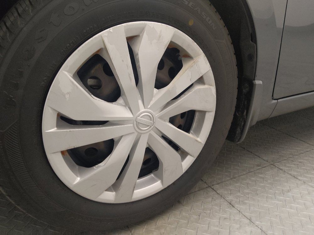 Used 2022 Nissan Versa S FWD image 31