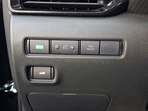 Certified 2025 Nissan Sentra SR w/ SR Premium Package FWD image 26