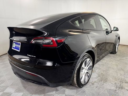 Used 2020 Tesla Model Y Long Range image 5
