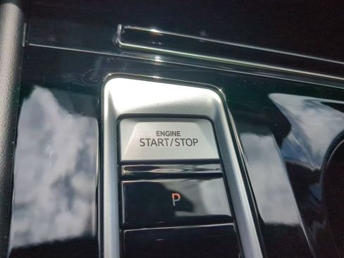 Used 2024 Volkswagen Atlas Cross Sport SE w/ Panoramic Sunroof Package FWD image 33