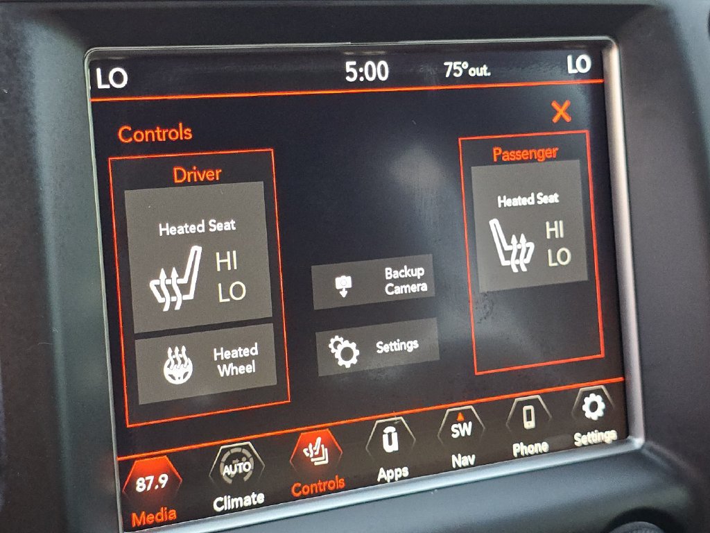 Used 2018 Jeep Grand Cherokee Altitude AWD/4WD image 6