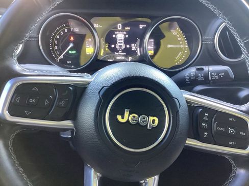 Used 2021 Jeep Wrangler Unlimited Sahara w/ Safety Group AWD/4WD image 18